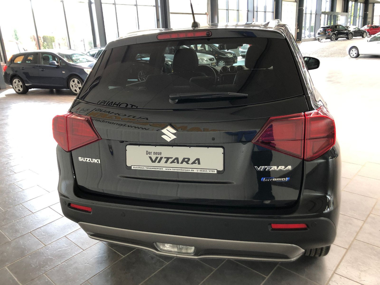 Suzuki Vitara 1.5 Hybrid Comfort+Automatik/ Panor.-Dach - سيارة دفع رباعي: صورة 4 Suzuki Vitara 1.5 Hybrid Comfort+Automatik/ Panor.-Dach - سيارة دفع رباعي: صورة 4