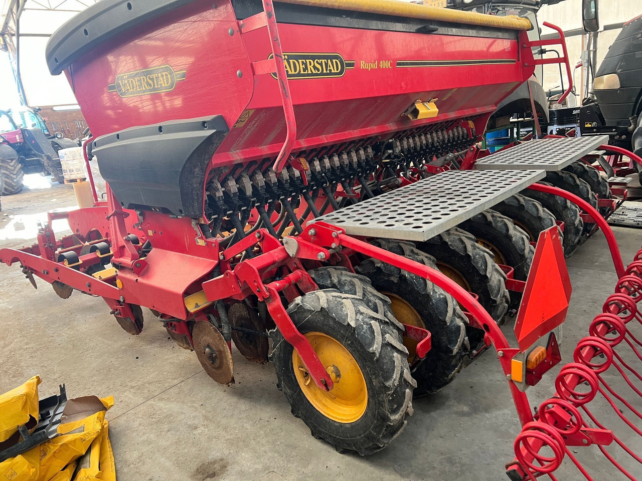 Vaderstad Rapid RD 400C - آلة البذر: صورة 1 Vaderstad Rapid RD 400C - آلة البذر: صورة 1