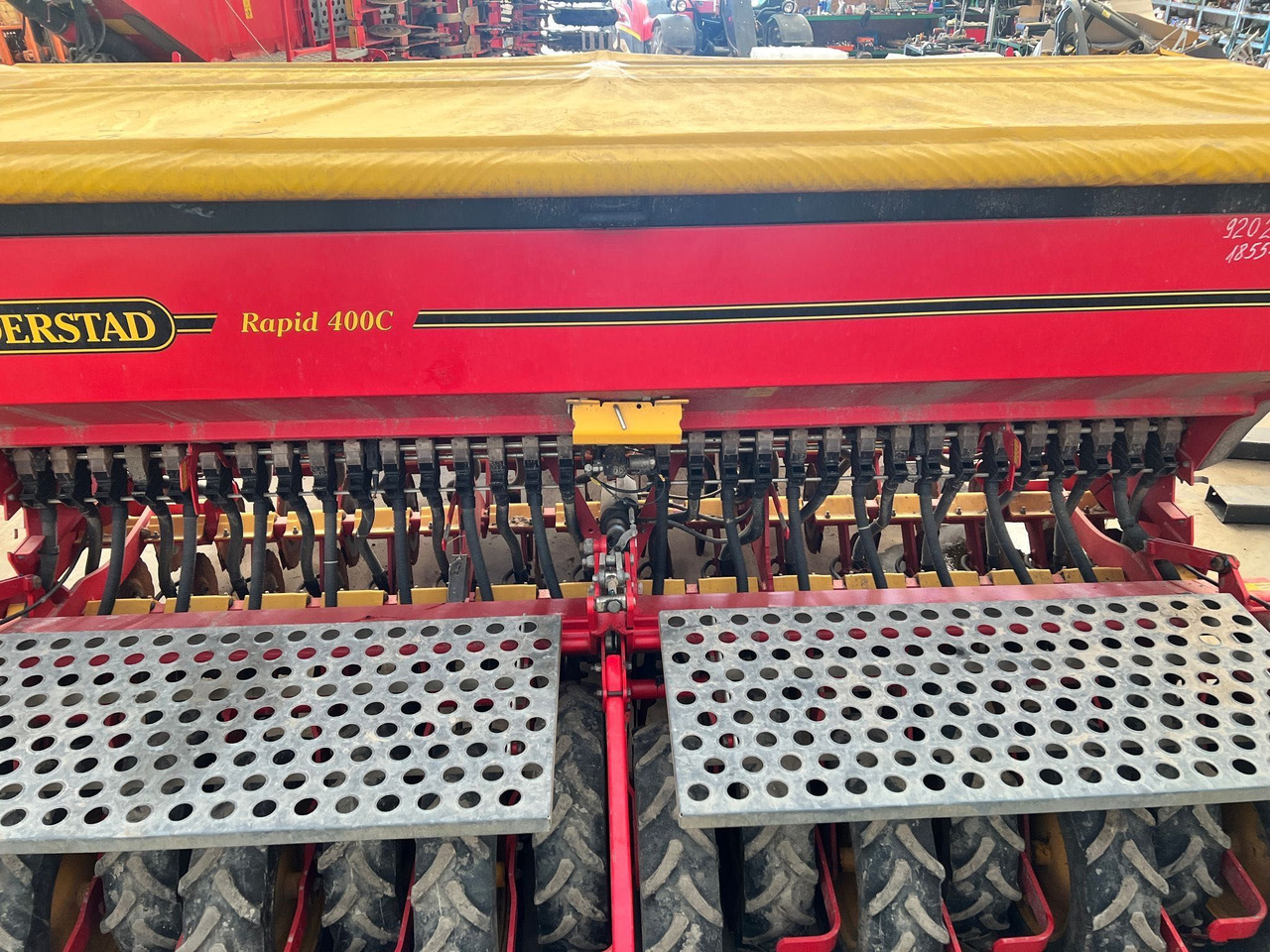 Vaderstad Rapid RD 400C - آلة البذر: صورة 4 Vaderstad Rapid RD 400C - آلة البذر: صورة 4