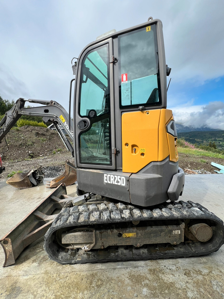 Volvo ECR25D - حفارة: صورة 3 Volvo ECR25D - حفارة: صورة 3