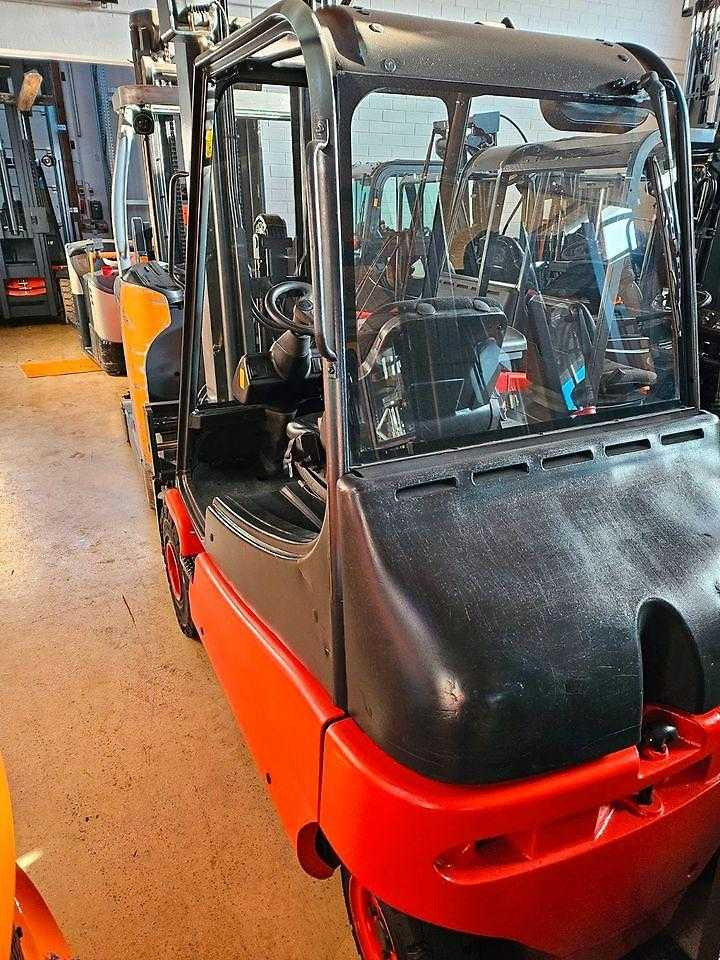 Linde E25 - رافعة شوكية كهربائية: صورة 4 Linde E25 - رافعة شوكية كهربائية: صورة 4