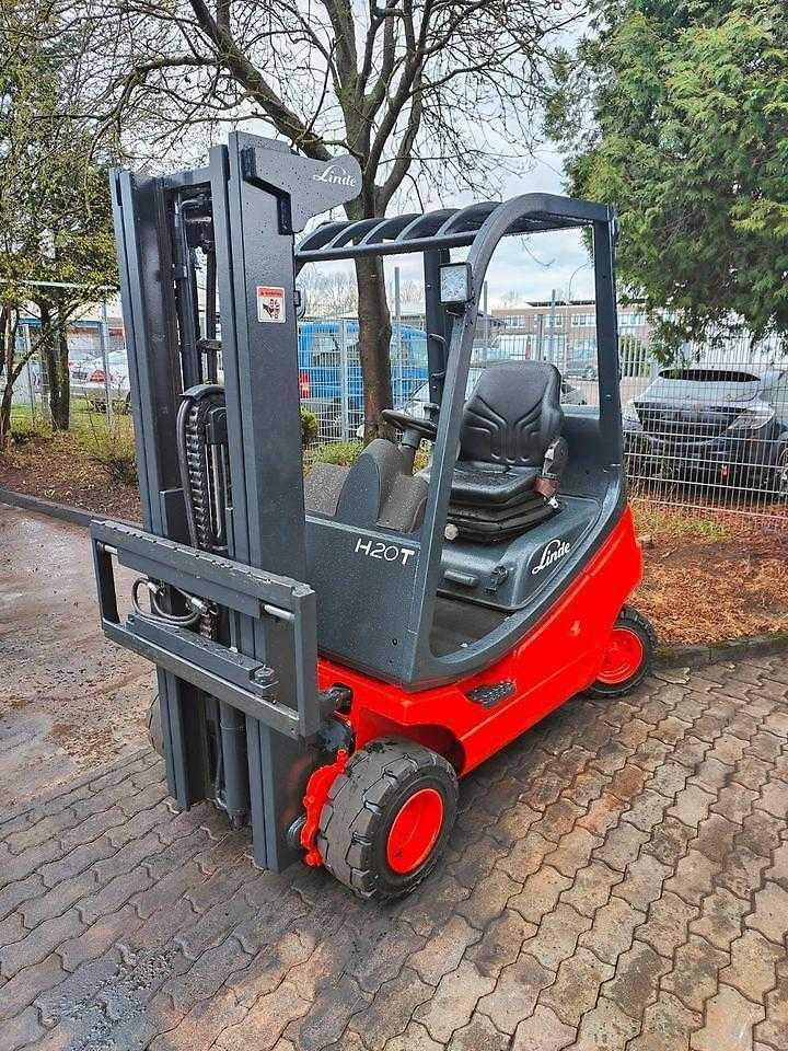 Linde H20T-03 - رافعة شوكية تعمل بالغاز: صورة 1 Linde H20T-03 - رافعة شوكية تعمل بالغاز: صورة 1