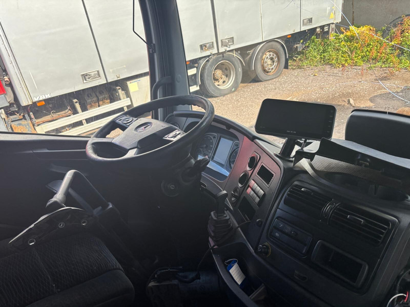 Mercedes-Benz Atego MP4 - الكابينة والداخلية: صورة 5 Mercedes-Benz Atego MP4 - الكابينة والداخلية: صورة 5