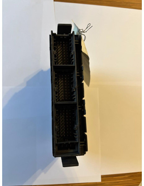 Scania COO8 - وحدة تحكم الكتروني: صورة 2 Scania COO8 - وحدة تحكم الكتروني: صورة 2