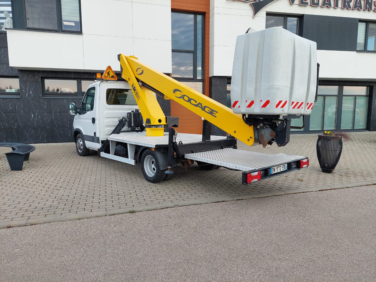 Iveco 35C11 - منصة تلسكوبية محمولة على شاحنة: صورة 3 Iveco 35C11 - منصة تلسكوبية محمولة على شاحنة: صورة 3