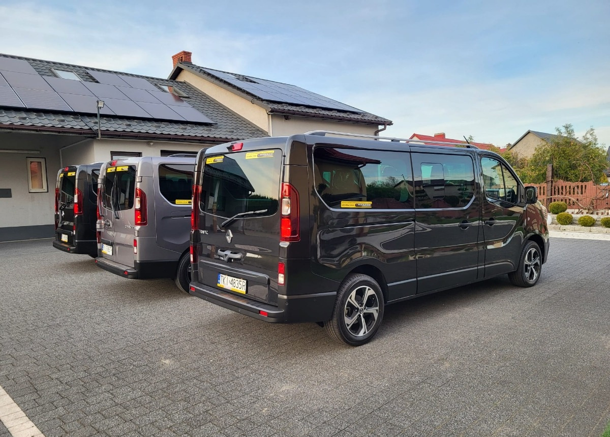 حافلة صغيرة, ميكروباص Renault Trafic Ogłoszenie dotyczy wynajmu Auta 9-osobowego: صورة 15