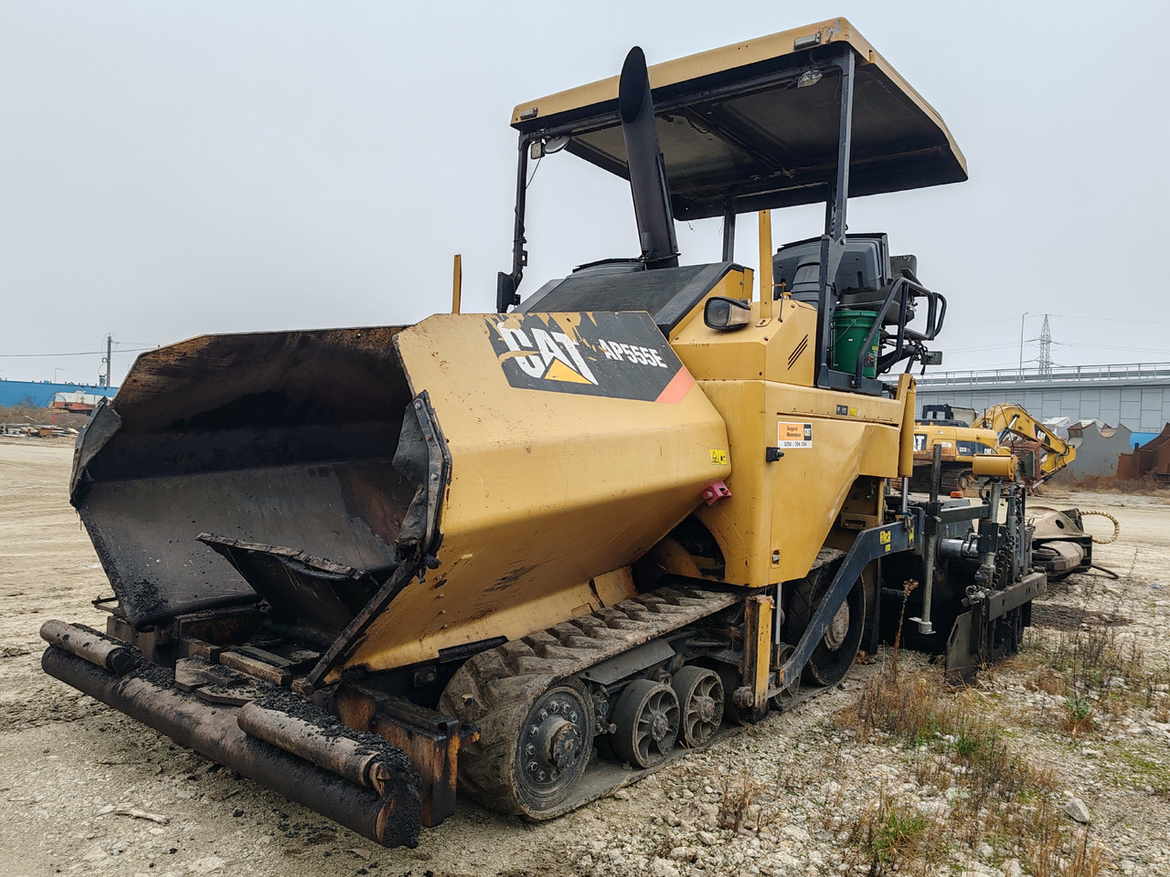 Caterpillar AP555E - موزع الأسفلت: صورة 5 Caterpillar AP555E - موزع الأسفلت: صورة 5