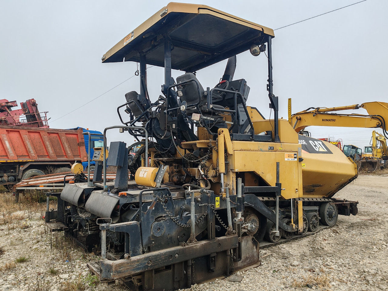 Caterpillar AP555E - موزع الأسفلت: صورة 1 Caterpillar AP555E - موزع الأسفلت: صورة 1