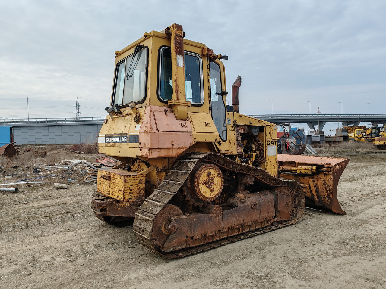 Caterpillar D4H - جرافة: صورة 5 Caterpillar D4H - جرافة: صورة 5