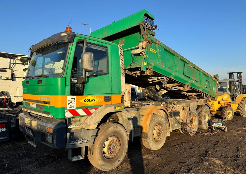 Iveco EuroTrakker - شاحنة قلاب: صورة 1 Iveco EuroTrakker - شاحنة قلاب: صورة 1