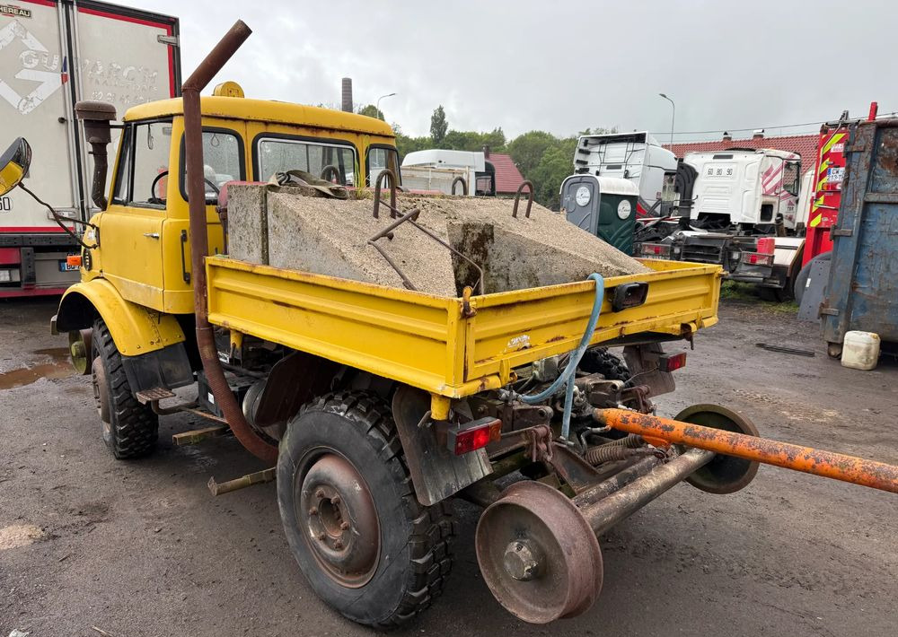 Mercedes-Benz UNIMOG 406B - شاحنات مسطحة: صورة 3 Mercedes-Benz UNIMOG 406B - شاحنات مسطحة: صورة 3