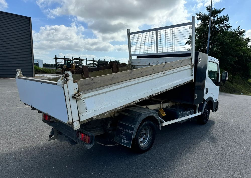 Nissan NT400 - شاحنة قلاب: صورة 4 Nissan NT400 - شاحنة قلاب: صورة 4