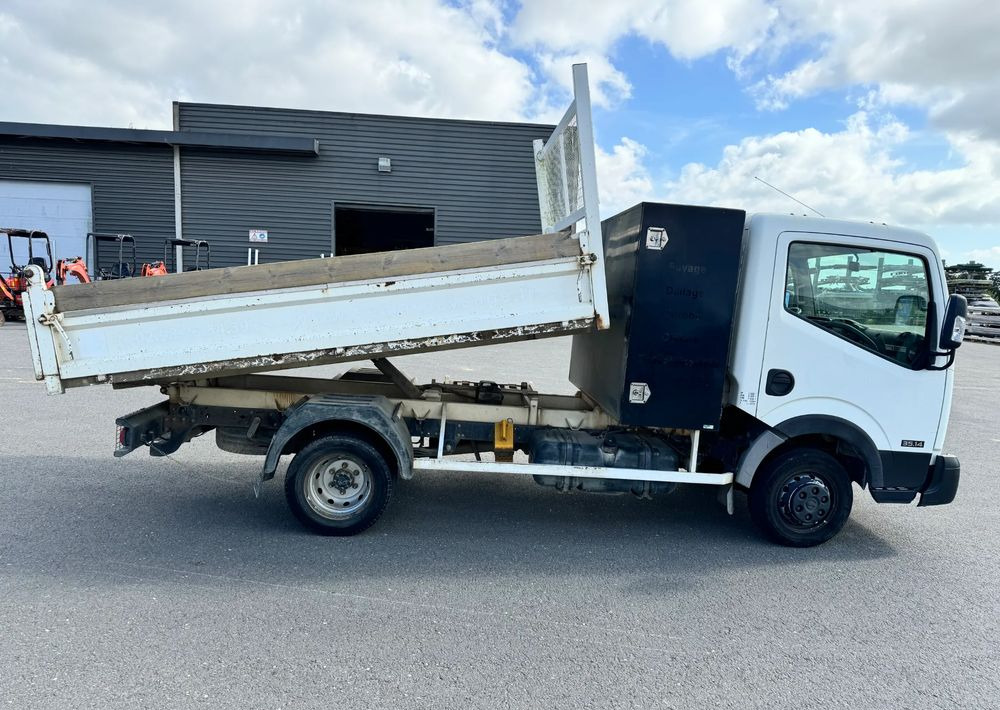 Nissan NT400 - شاحنة قلاب: صورة 5 Nissan NT400 - شاحنة قلاب: صورة 5