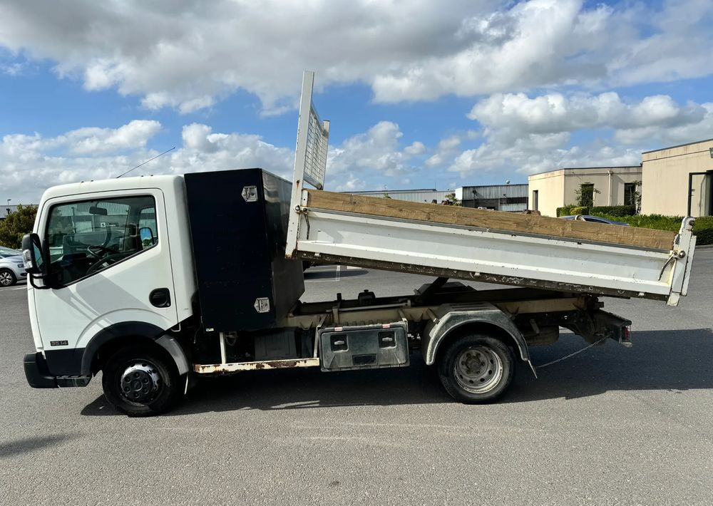 Nissan NT400 - شاحنة قلاب: صورة 2 Nissan NT400 - شاحنة قلاب: صورة 2