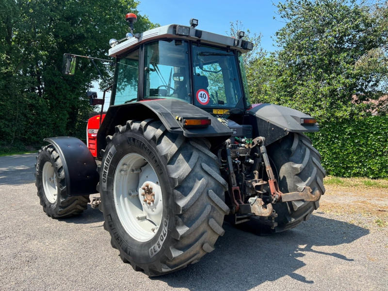 Massey Ferguson 8120 Dynashift - آلات البناء: صورة 3 Massey Ferguson 8120 Dynashift - آلات البناء: صورة 3