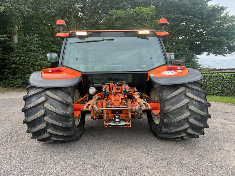 New Holland 8360 - آلات البناء: صورة 3 New Holland 8360 - آلات البناء: صورة 3