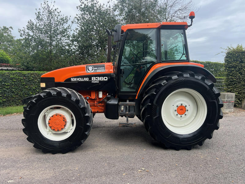 New Holland 8360 - آلات البناء: صورة 2 New Holland 8360 - آلات البناء: صورة 2