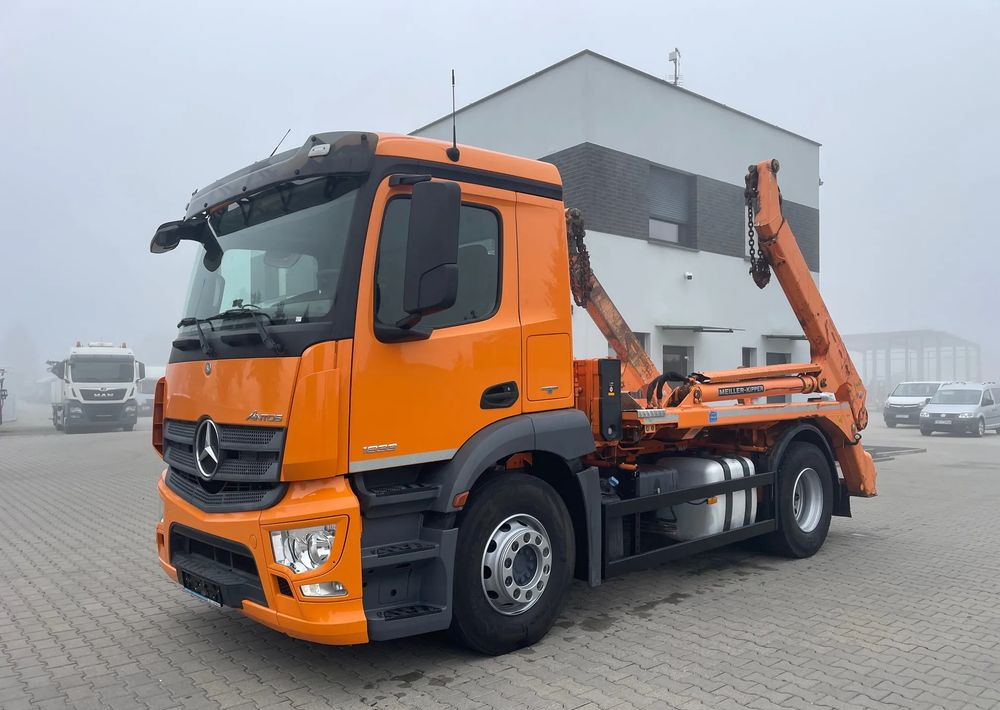 Mercedes-Benz ANTOS 1833 BRAMOWIEC, MILLER - شاحنة نقل المخلفات: صورة 1 Mercedes-Benz ANTOS 1833 BRAMOWIEC, MILLER - شاحنة نقل المخلفات: صورة 1