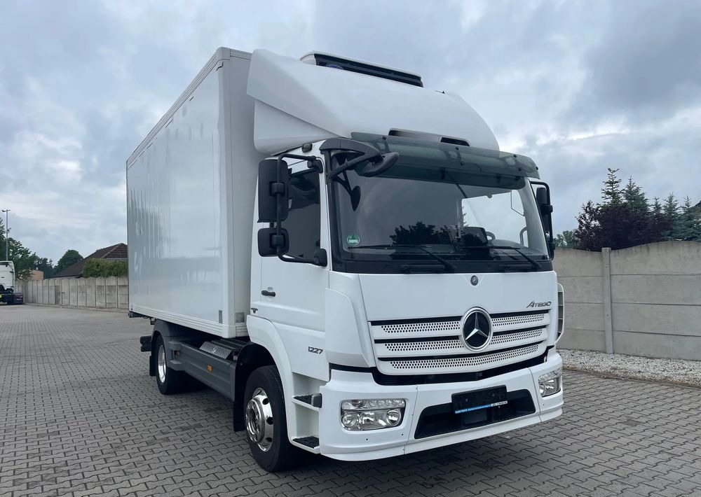 Mercedes-Benz ATEGO 1227 CHŁODNIA HAKOWA / HAKÓWKA - شاحنة الفريزر: صورة 3 Mercedes-Benz ATEGO 1227 CHŁODNIA HAKOWA / HAKÓWKA - شاحنة الفريزر: صورة 3