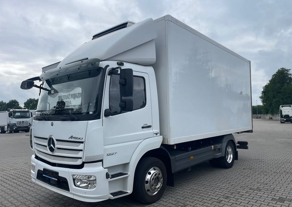 Mercedes-Benz ATEGO 1227 CHŁODNIA HAKOWA / HAKÓWKA - شاحنة الفريزر: صورة 2 Mercedes-Benz ATEGO 1227 CHŁODNIA HAKOWA / HAKÓWKA - شاحنة الفريزر: صورة 2