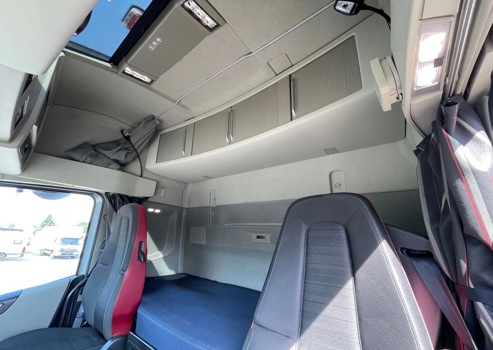 وحدة جر Volvo FH 460: صورة 15 وحدة جر Volvo FH 460: صورة 15