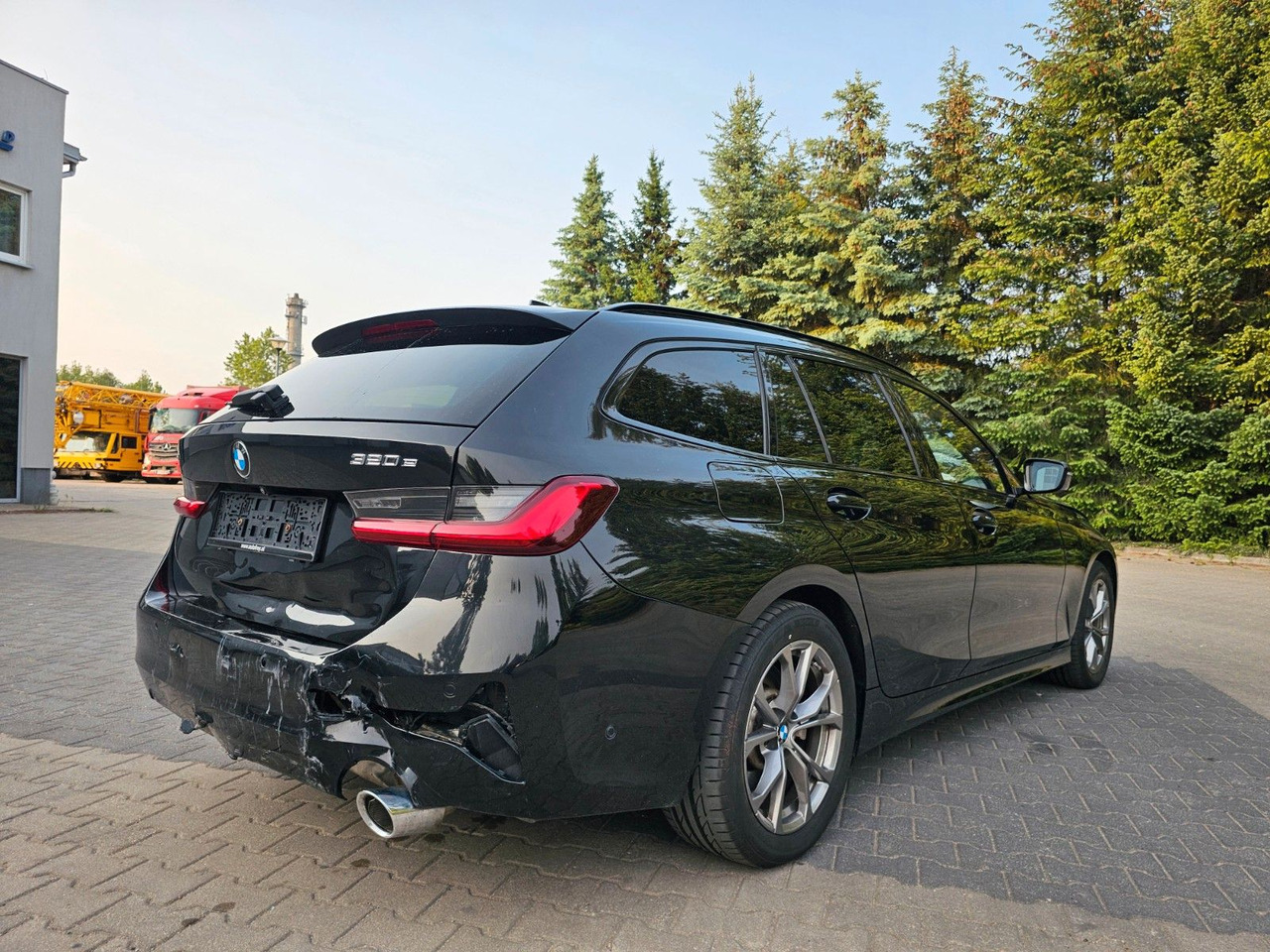 BMW 320e xDrive Touring Sport Automatic Sehr gepfleg - سيارة: صورة 5 BMW 320e xDrive Touring Sport Automatic Sehr gepfleg - سيارة: صورة 5