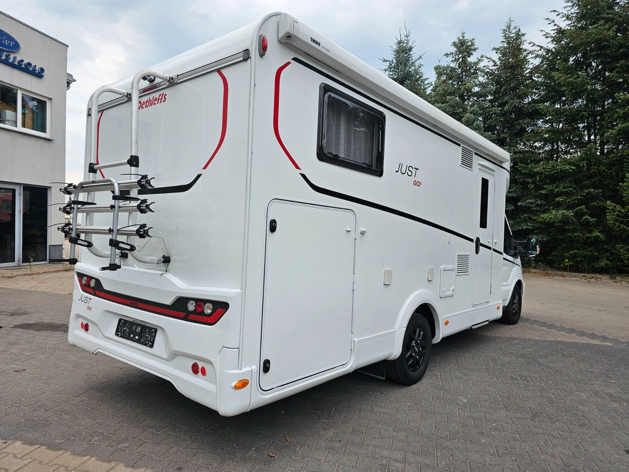 Dethleffs JUST GO T7055 EB Winter 4xBett Elektr.Hubbet - موتر هوم شبه متكامل: صورة 4 Dethleffs JUST GO T7055 EB Winter 4xBett Elektr.Hubbet - موتر هوم شبه متكامل: صورة 4