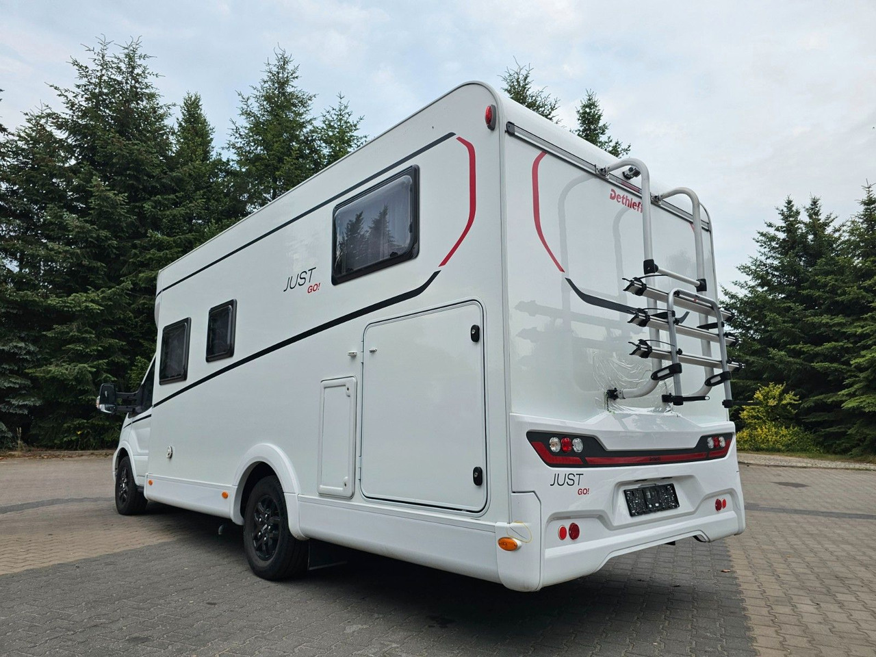 Dethleffs JUST GO T7055 EB Winter 4xBett Elektr.Hubbet - موتر هوم شبه متكامل: صورة 3 Dethleffs JUST GO T7055 EB Winter 4xBett Elektr.Hubbet - موتر هوم شبه متكامل: صورة 3