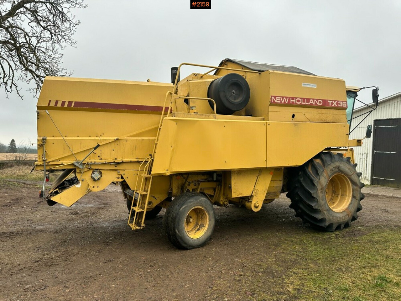 Combine harvester New Holland TX36 20 ft header with wagon (see video) - حصادة موحَّدة: صورة 4 Combine harvester New Holland TX36 20 ft header with wagon (see video) - حصادة موحَّدة: صورة 4