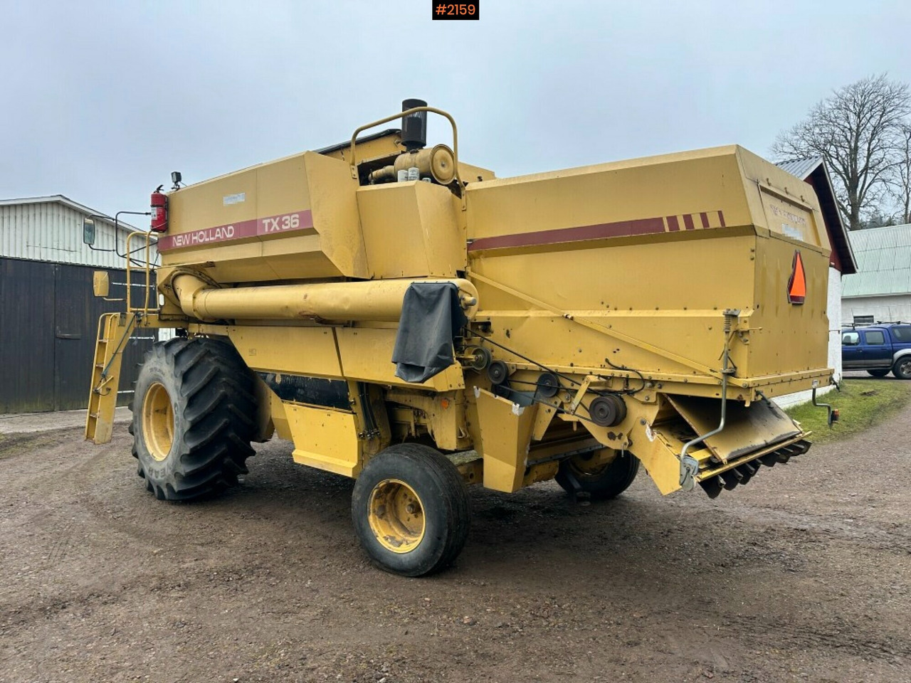 Combine harvester New Holland TX36 20 ft header with wagon (see video) - حصادة موحَّدة: صورة 5 Combine harvester New Holland TX36 20 ft header with wagon (see video) - حصادة موحَّدة: صورة 5