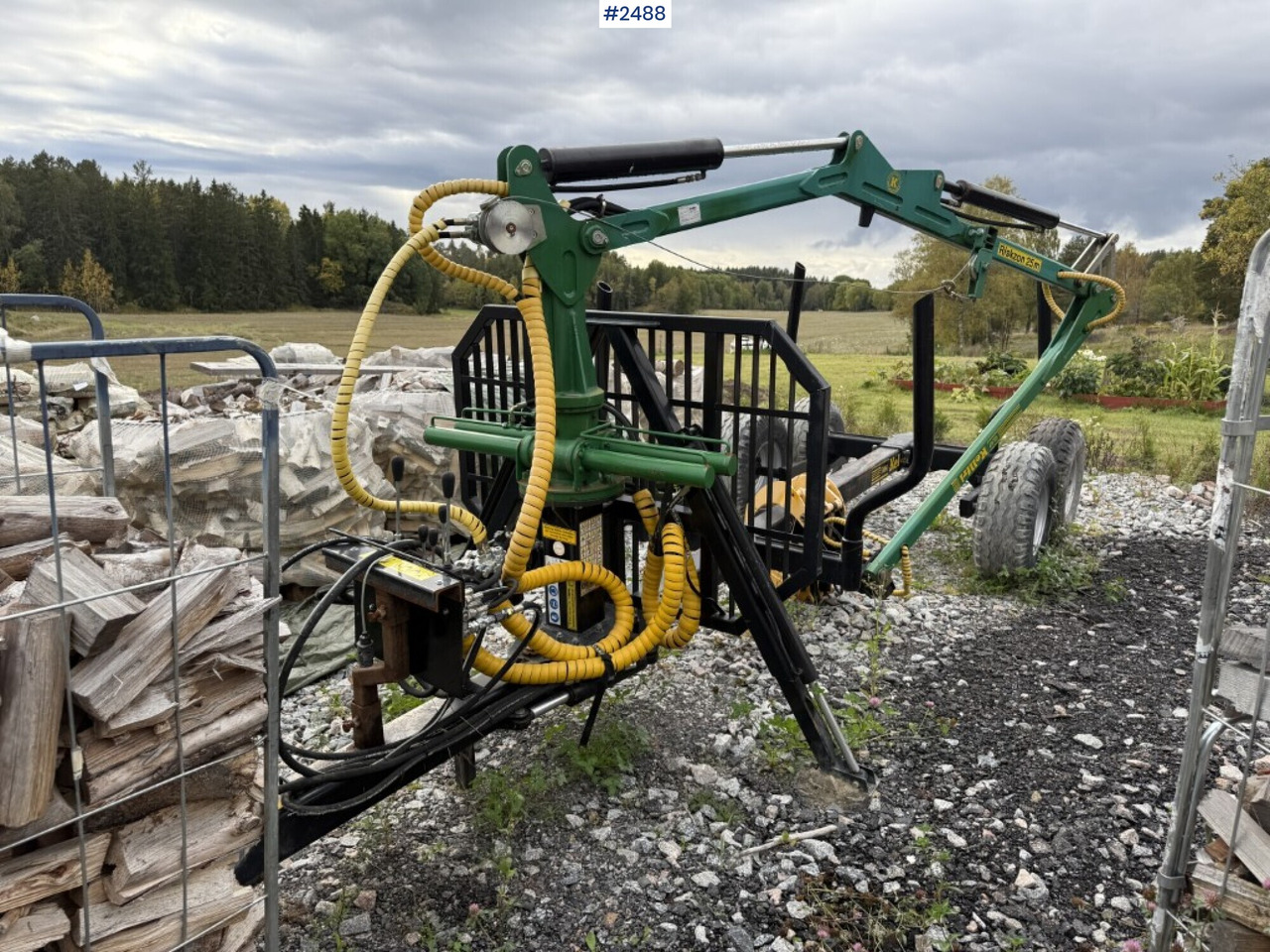 Forestry trailer Kellfri SV60 with crane - معدات الغابات: صورة 1 Forestry trailer Kellfri SV60 with crane - معدات الغابات: صورة 1