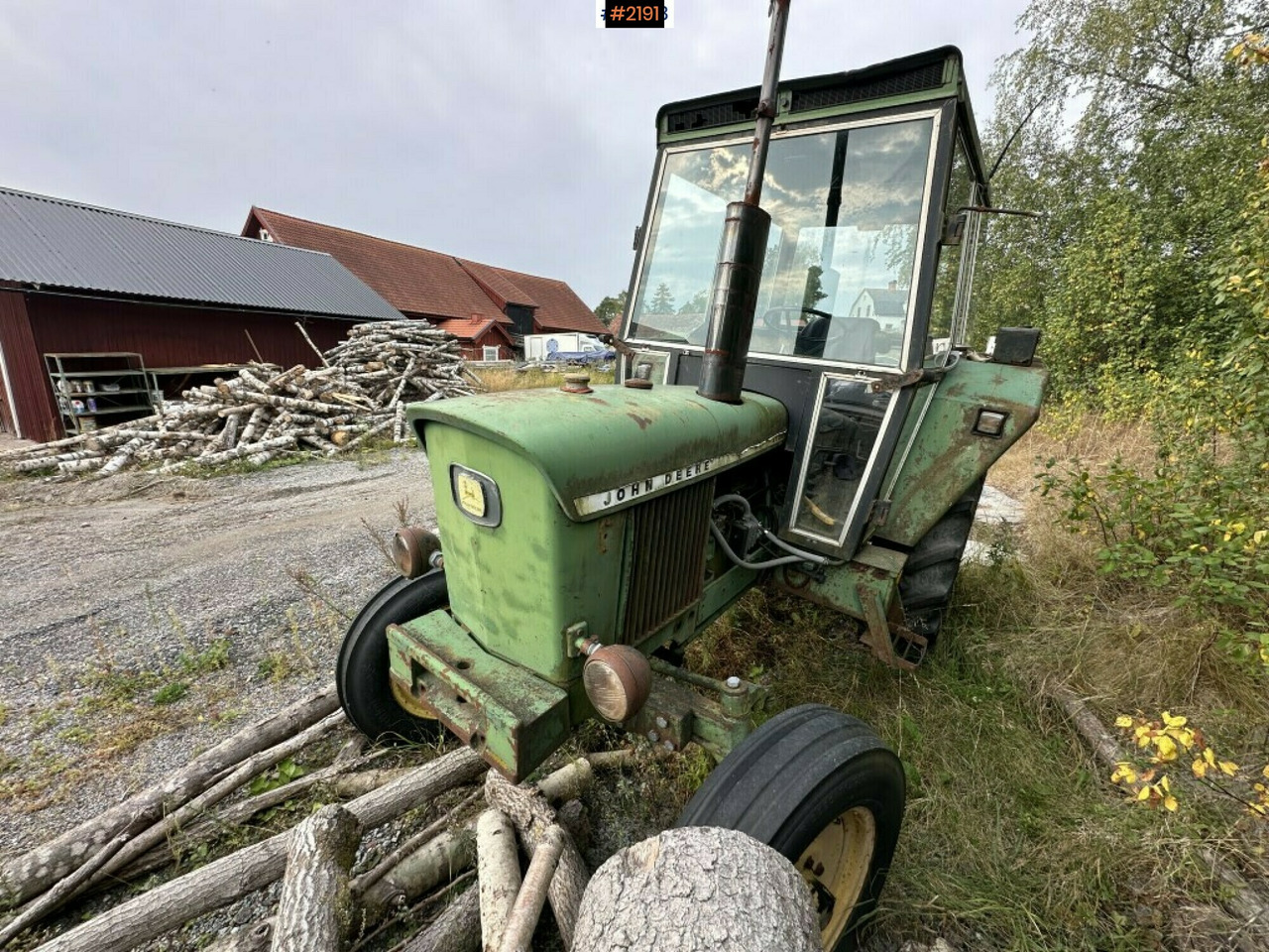 John Deere 2130 Tractor - جرار: صورة 3 John Deere 2130 Tractor - جرار: صورة 3