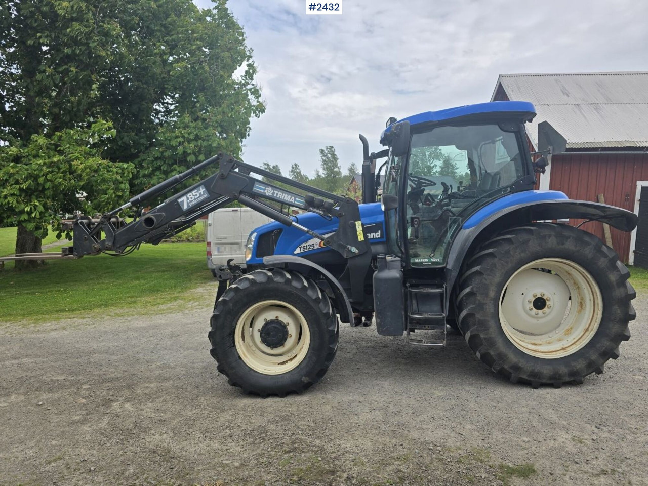 New Holland TS 125A med Frontlastare - جرار: صورة 1 New Holland TS 125A med Frontlastare - جرار: صورة 1