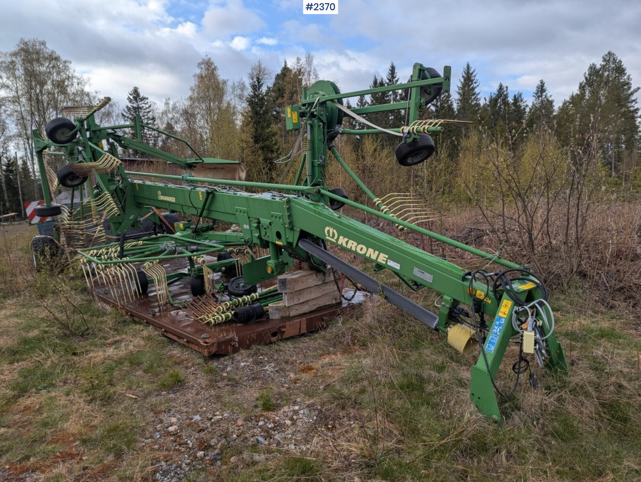 Rotary Rake Krone Swadro 1010 - معدات تيبيس التبن: صورة 1 Rotary Rake Krone Swadro 1010 - معدات تيبيس التبن: صورة 1