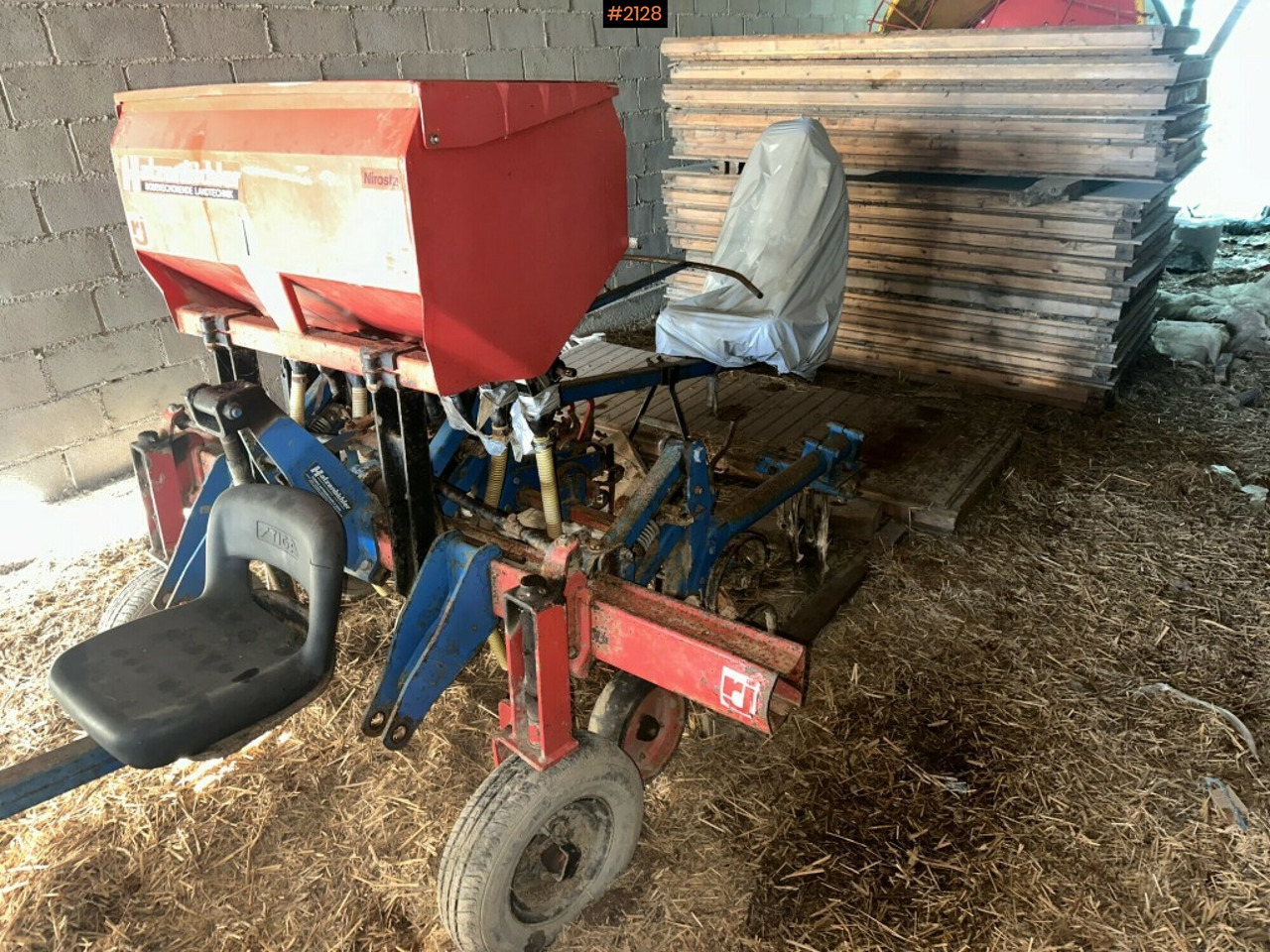 Row crop cleaner Hatzenbichler with fertilizer - معدات حرث التربة: صورة 1 Row crop cleaner Hatzenbichler with fertilizer - معدات حرث التربة: صورة 1