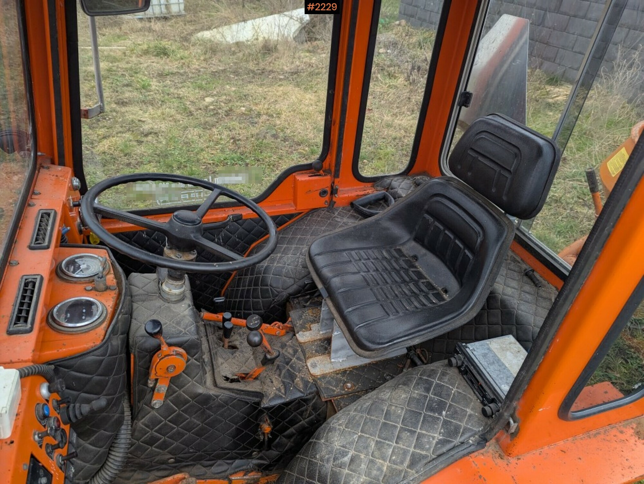 Tractor Holder P60 with multiple implements - جرار: صورة 3 Tractor Holder P60 with multiple implements - جرار: صورة 3