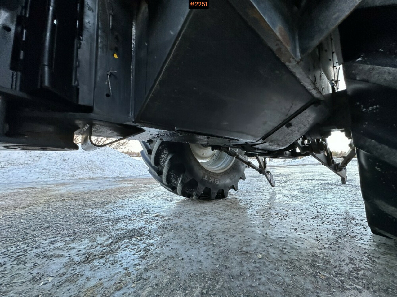 جرار Valtra X110 waiststeering tractor with twintrac: صورة 16