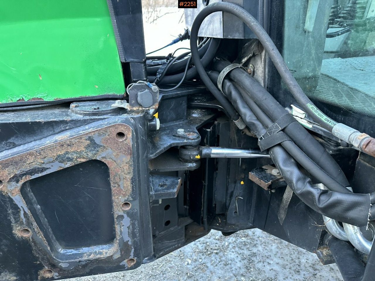 جرار Valtra X110 waiststeering tractor with twintrac: صورة 17