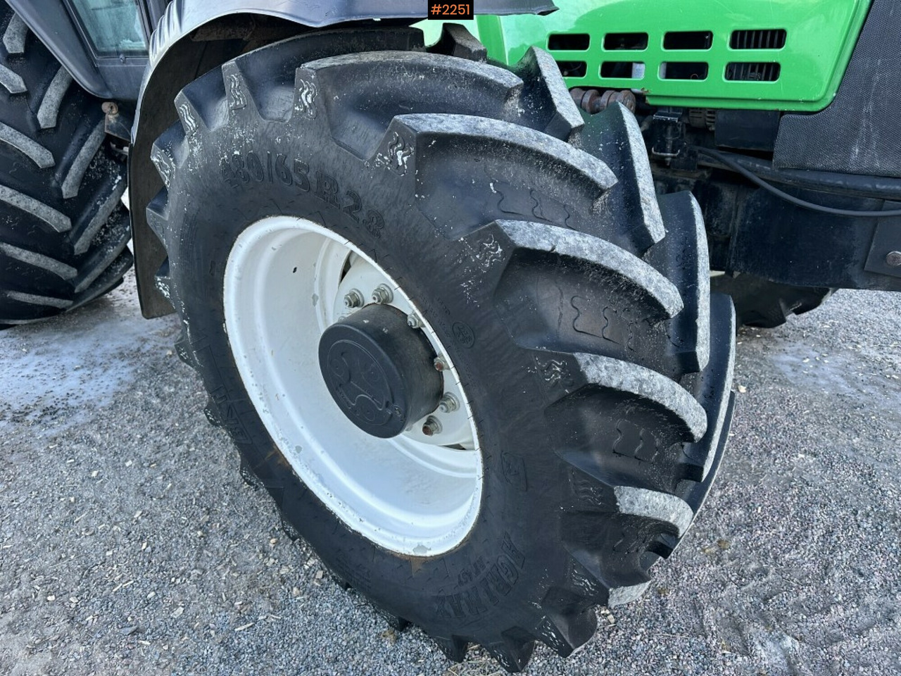 جرار Valtra X110 waiststeering tractor with twintrac: صورة 12