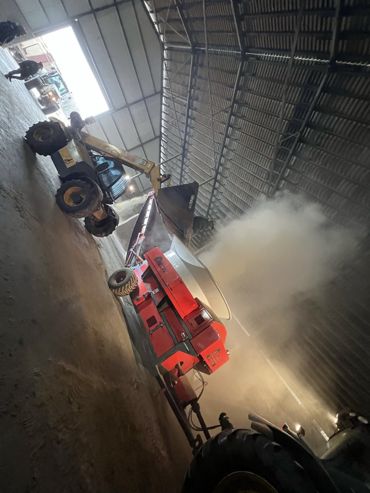Haybuster Bizon B-1130 - Straw mill/ Strohmühle/ Strohhäcksler - آلة قطع: صورة 3 Haybuster Bizon B-1130 - Straw mill/ Strohmühle/ Strohhäcksler - آلة قطع: صورة 3