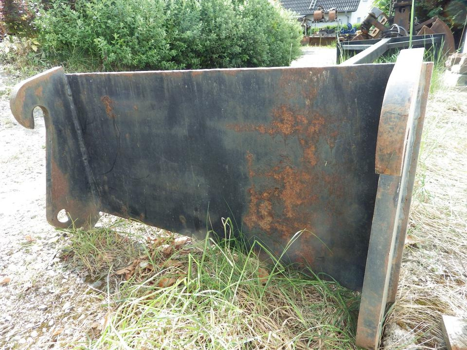Silokamm Kornschieber Verlängerung an Volvo L30 / Cat 906 908 - معدات السيلاج: صورة 2 Silokamm Kornschieber Verlängerung an Volvo L30 / Cat 906 908 - معدات السيلاج: صورة 2