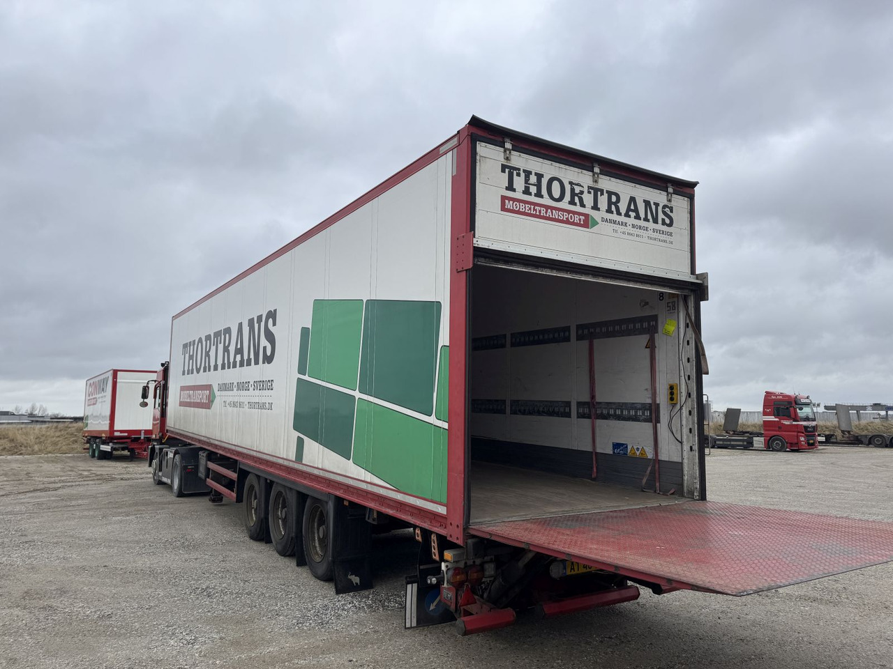 SCHMITZ Cargobull SCB*S3B - نصف مقطورة صندوق مغلق: صورة 3 SCHMITZ Cargobull SCB*S3B - نصف مقطورة صندوق مغلق: صورة 3