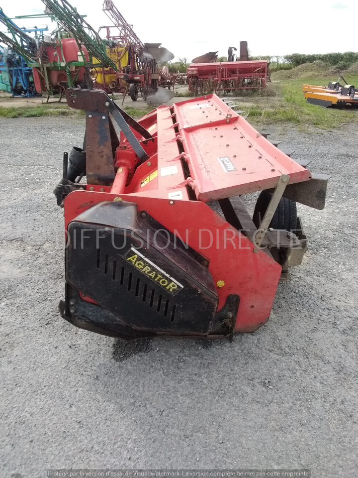 AGRATOR BROYEUR A AXE HORIZONTAL T 3100 - ماكينات قطع الحشائش الغابات: صورة 5 AGRATOR BROYEUR A AXE HORIZONTAL T 3100 - ماكينات قطع الحشائش الغابات: صورة 5