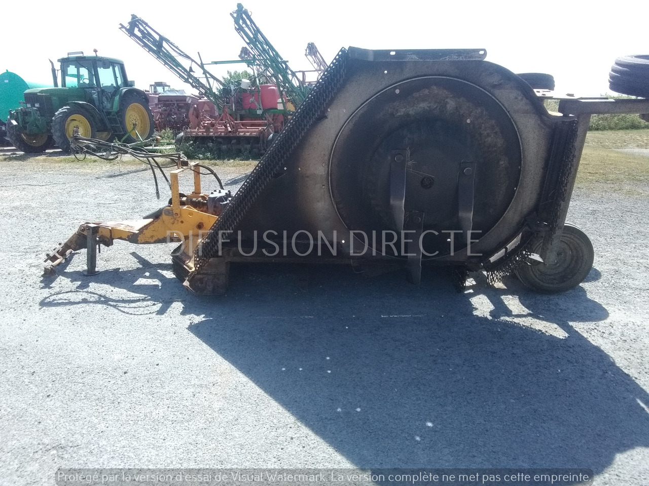 BOMFORD BROYEUR A AXE HORIZONTAL TRI WING 4600 - جزازة أعشاب الحدائق: صورة 2 BOMFORD BROYEUR A AXE HORIZONTAL TRI WING 4600 - جزازة أعشاب الحدائق: صورة 2