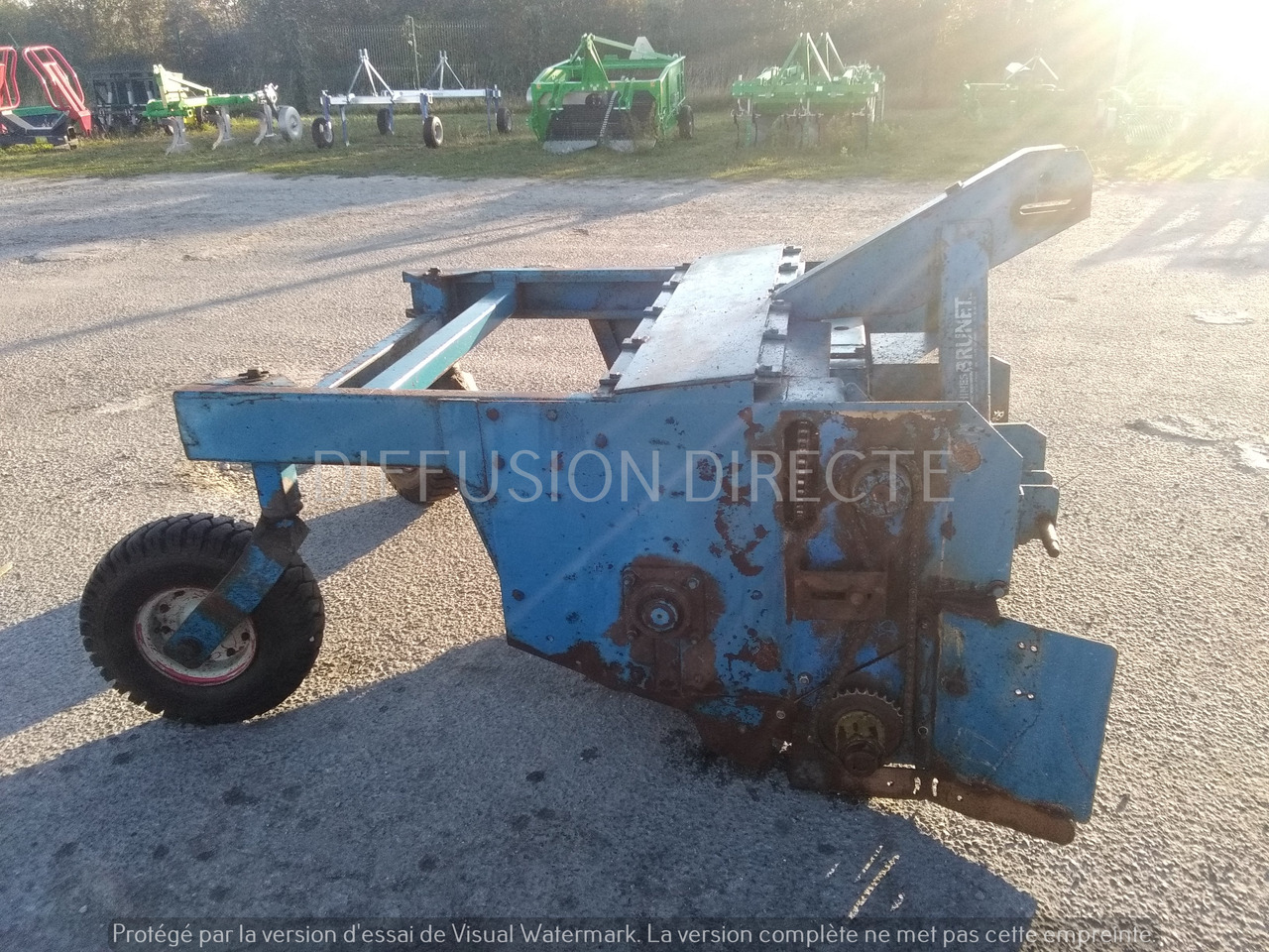 BRUNET BROYEUR A SARMENTS BRM 125 - التقطيع جزازة/ ماكينات قطع الحشائش: صورة 3 BRUNET BROYEUR A SARMENTS BRM 125 - التقطيع جزازة/ ماكينات قطع الحشائش: صورة 3