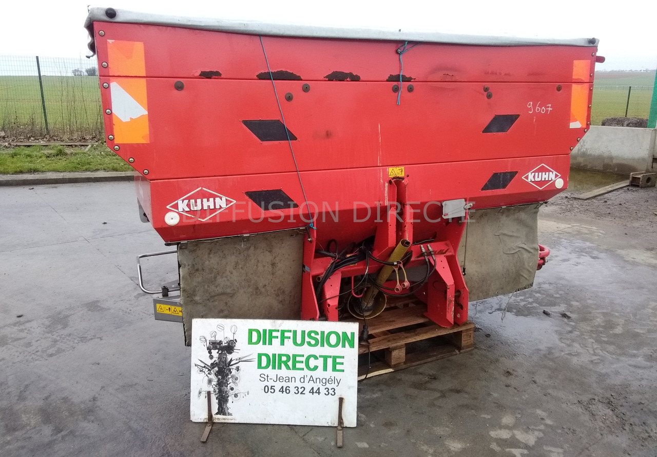 KUHN DISTRIBUTEUR D'ENGRAIS MDS 1141 - آلة رش السماد: صورة 1 KUHN DISTRIBUTEUR D'ENGRAIS MDS 1141 - آلة رش السماد: صورة 1