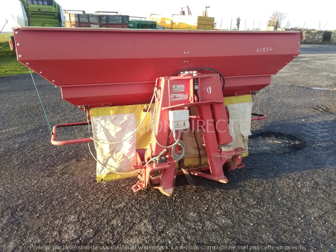 LELY DISTRIBUTEUR D'ENGRAIS CENTERMATIC PESEE - آلة رش السماد: صورة 2 LELY DISTRIBUTEUR D'ENGRAIS CENTERMATIC PESEE - آلة رش السماد: صورة 2