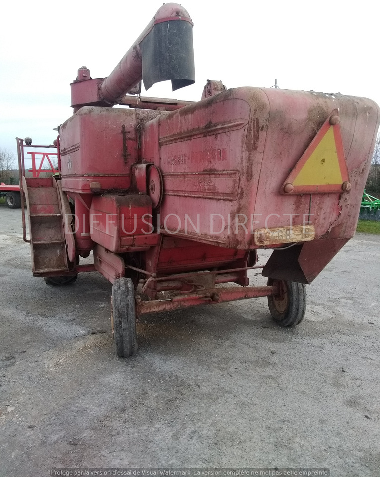 MASSEY FERGUSON MOISSONNEUSE BATTEUSE 500 - حصادة: صورة 4 MASSEY FERGUSON MOISSONNEUSE BATTEUSE 500 - حصادة: صورة 4
