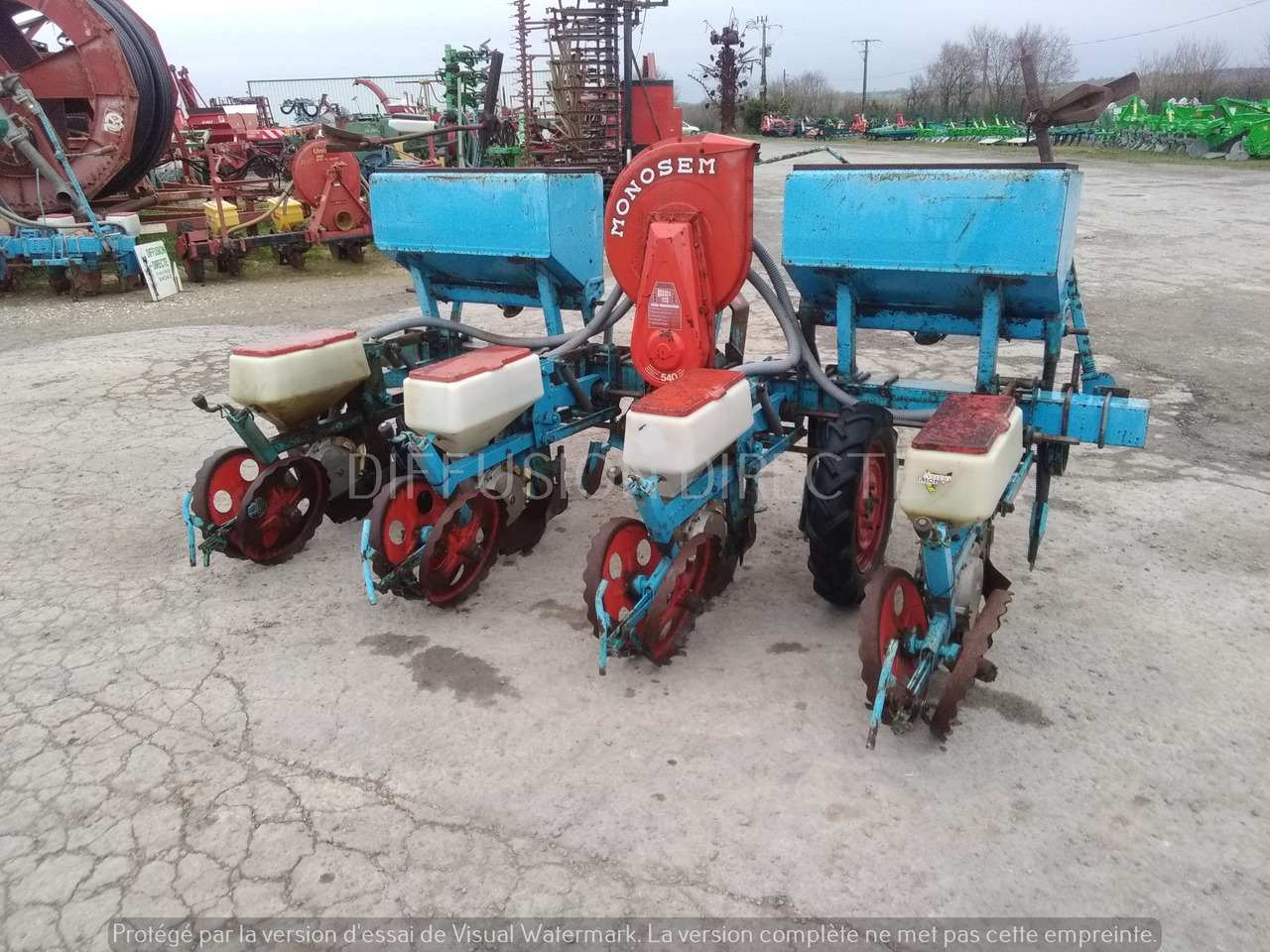 MONOSEM SEMOIR MONOGRAINE PNU - آلة نثر البذور الدقيقة: صورة 3 MONOSEM SEMOIR MONOGRAINE PNU - آلة نثر البذور الدقيقة: صورة 3
