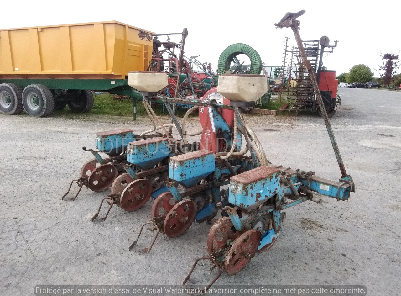 MONOSEM SEMOIR MONOGRAINE PNU - آلة نثر البذور الدقيقة: صورة 3 MONOSEM SEMOIR MONOGRAINE PNU - آلة نثر البذور الدقيقة: صورة 3